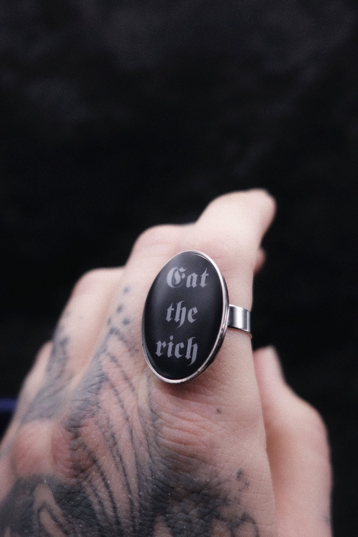 Bague "eat the rich"