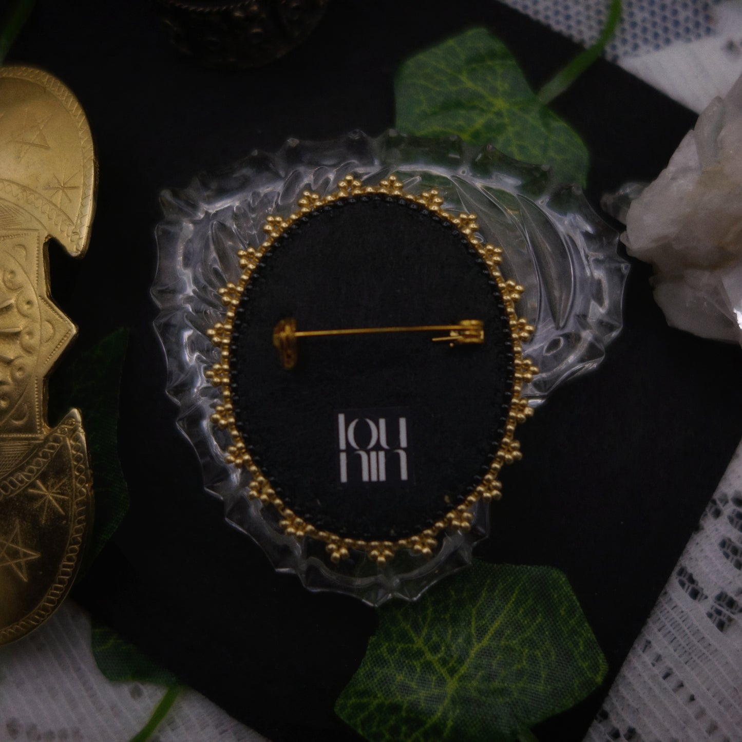 Broche portrait -- vide atelier