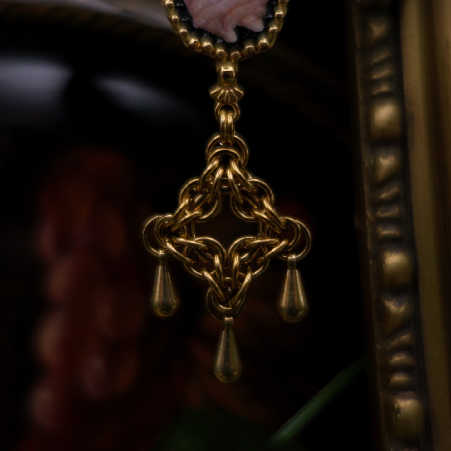 Collier mains