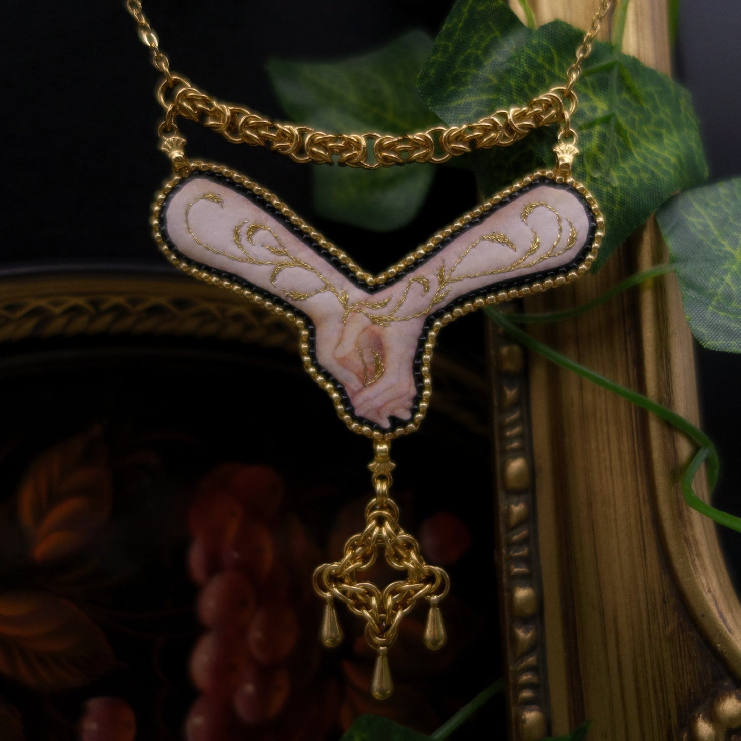 Collier mains