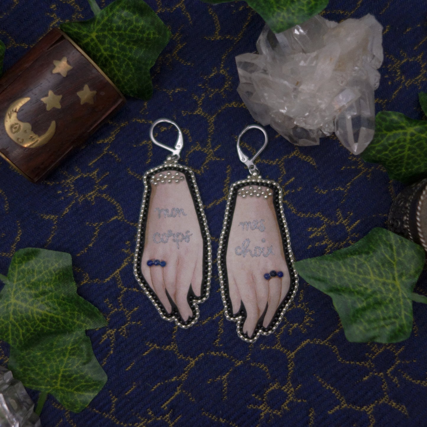 Boucles mains "mon corps, mes choix"