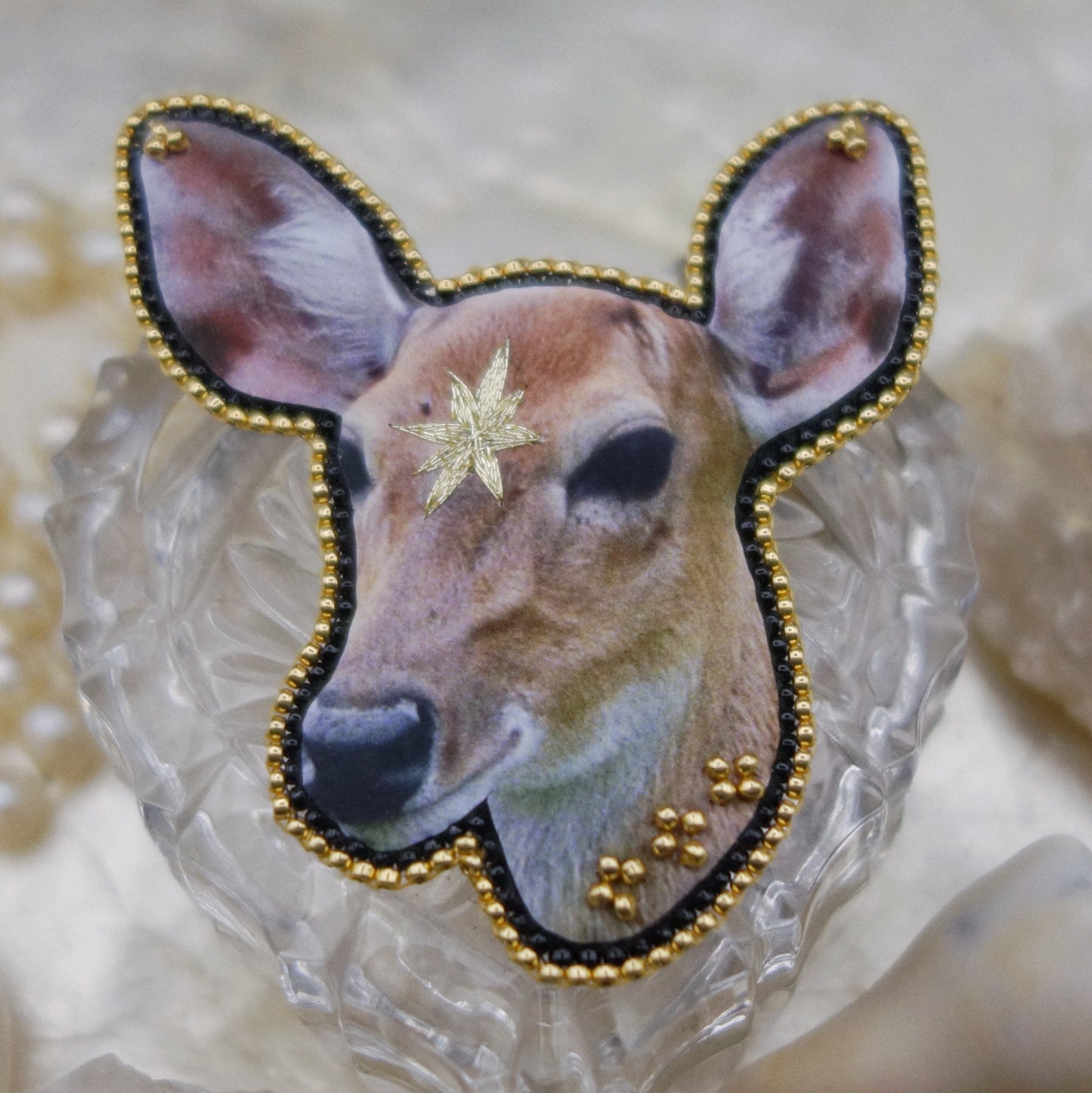 Broche tête de biche