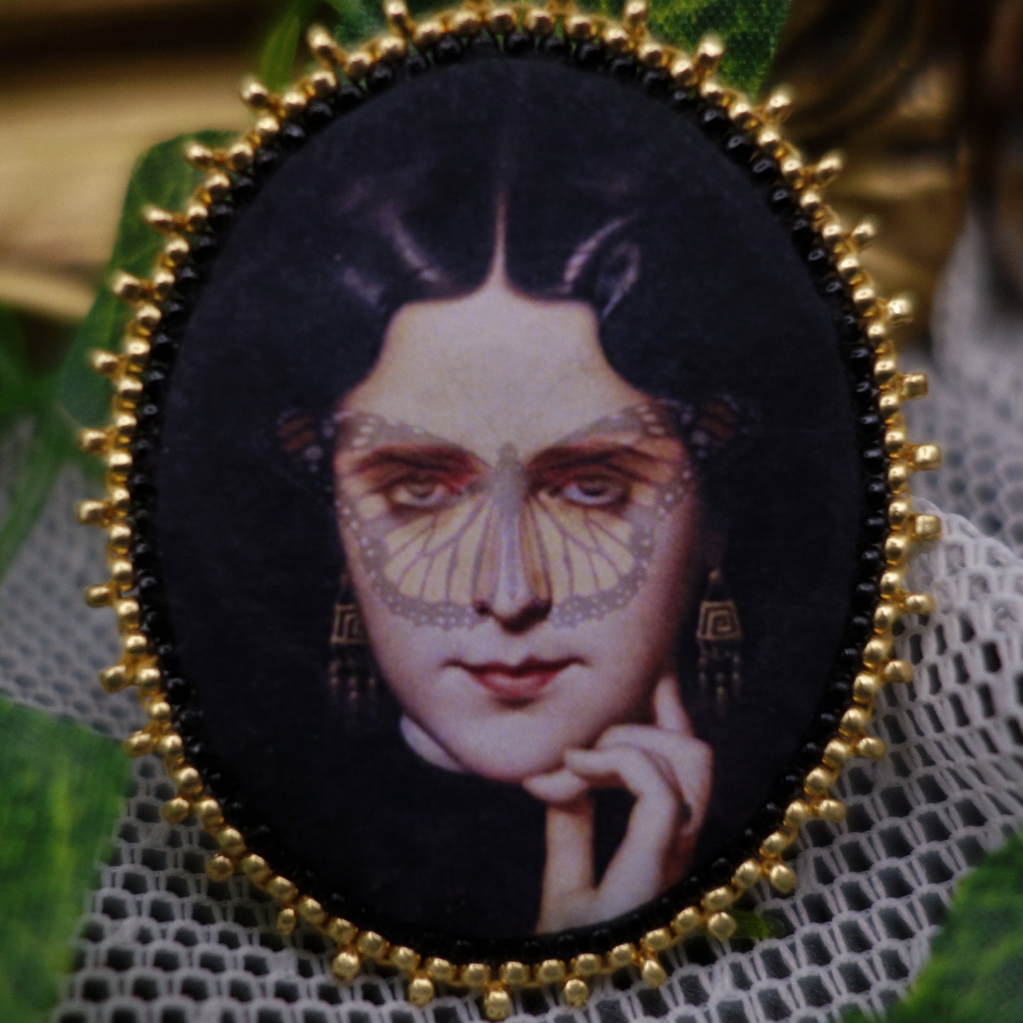 Broche portrait papillon