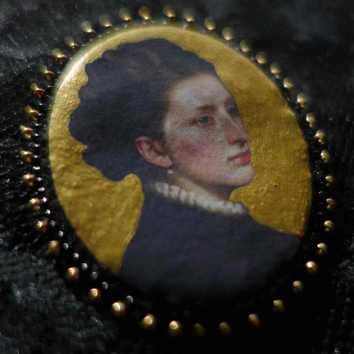 Broche portrait