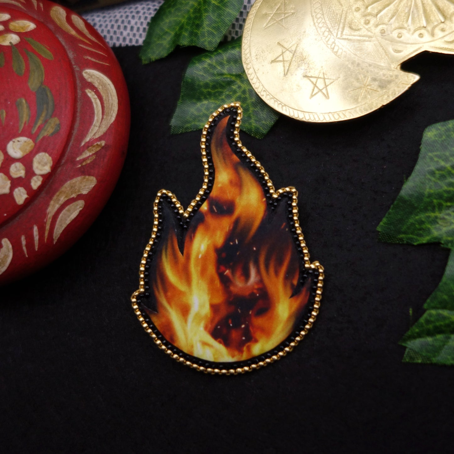 Broche flamme -- vide atelier