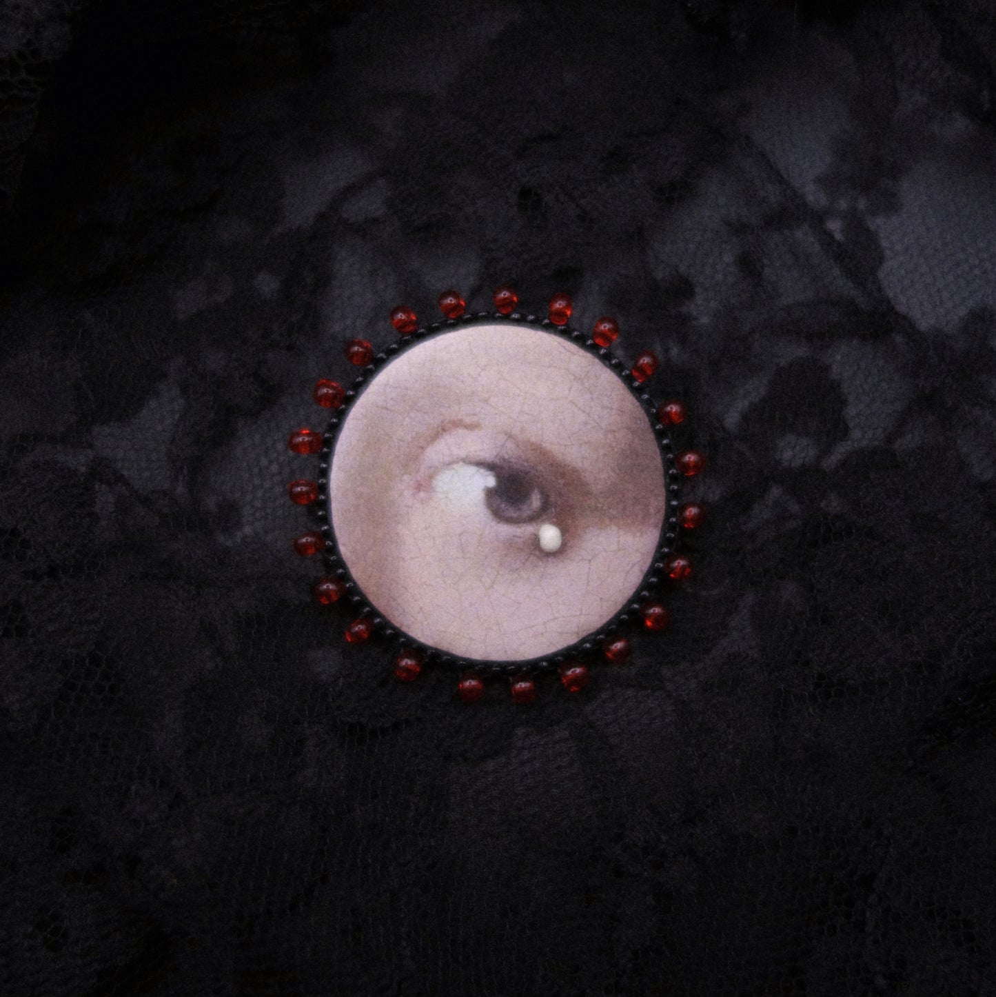 Broche œil -- vide atelier