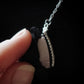Collier mains