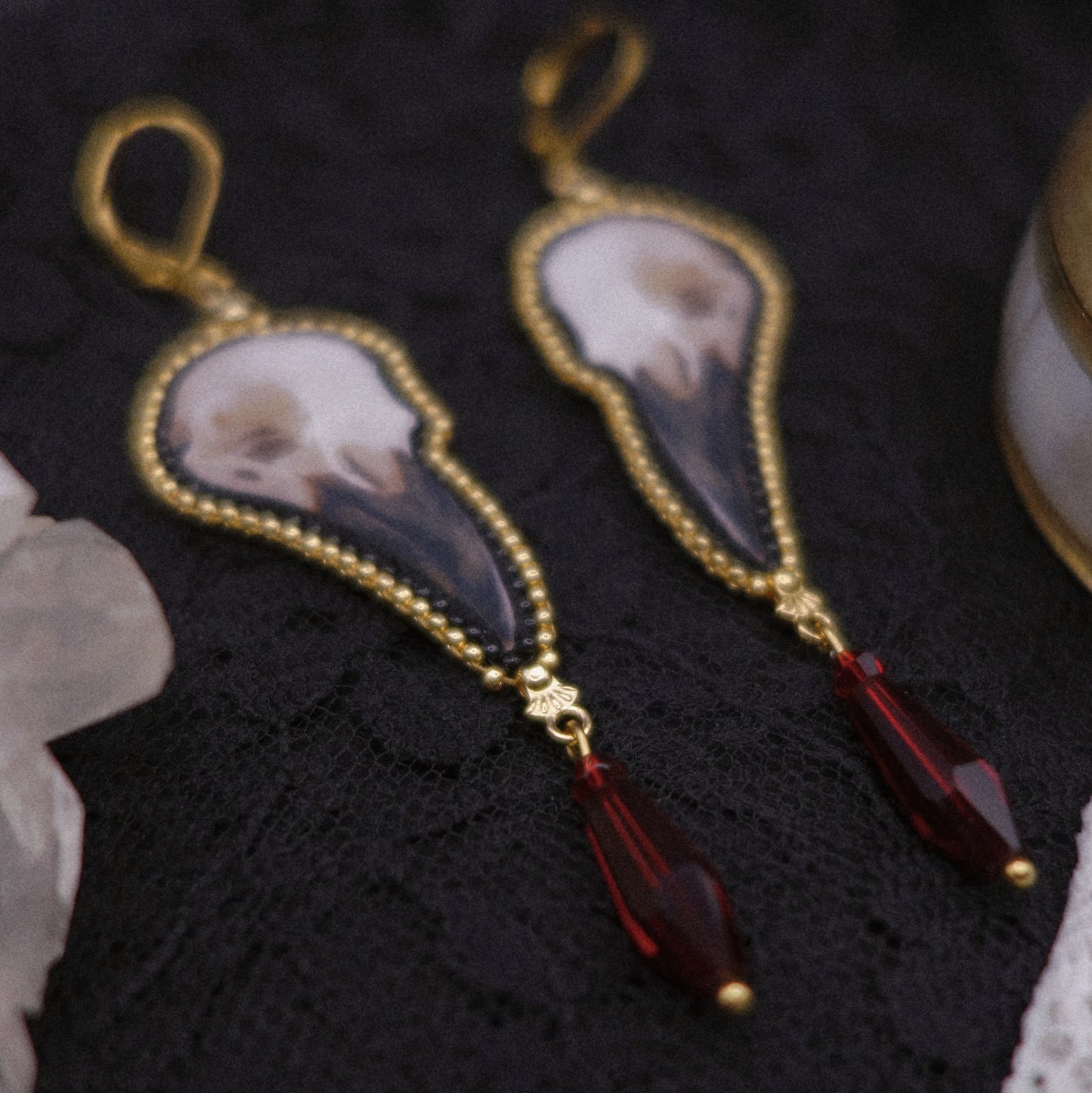 Boucles crâne de corbeau