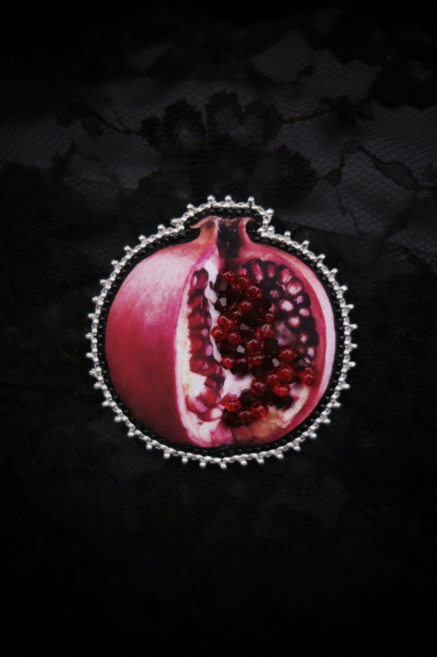 Broche grenade