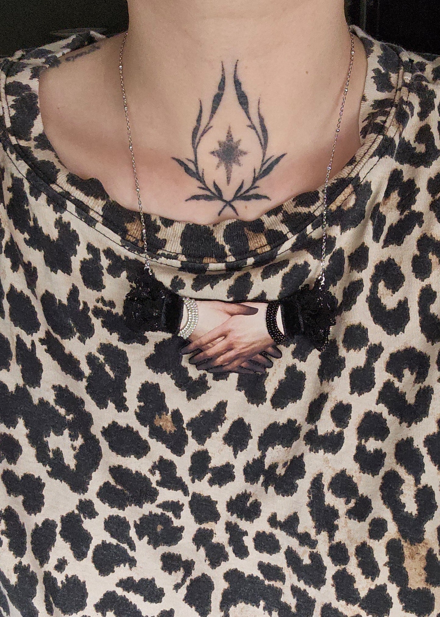 Collier mains