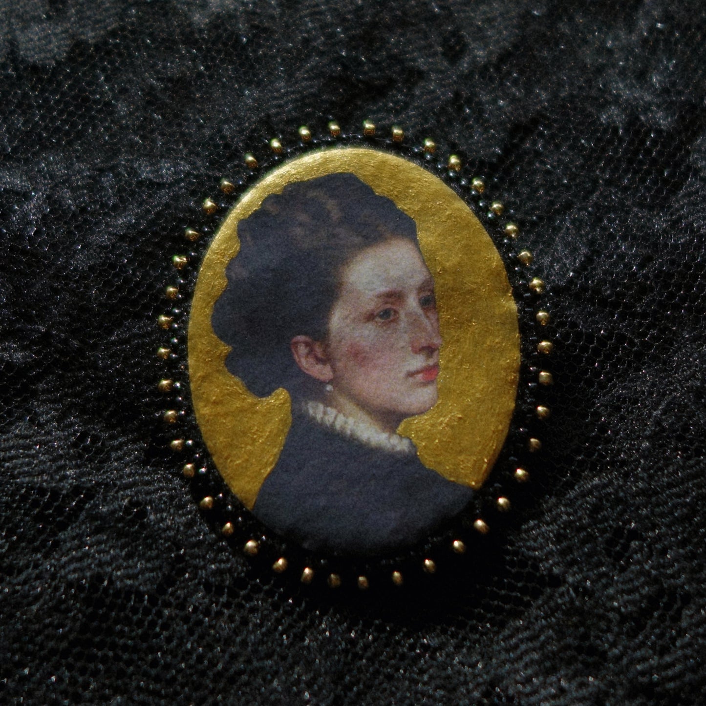 Broche portrait
