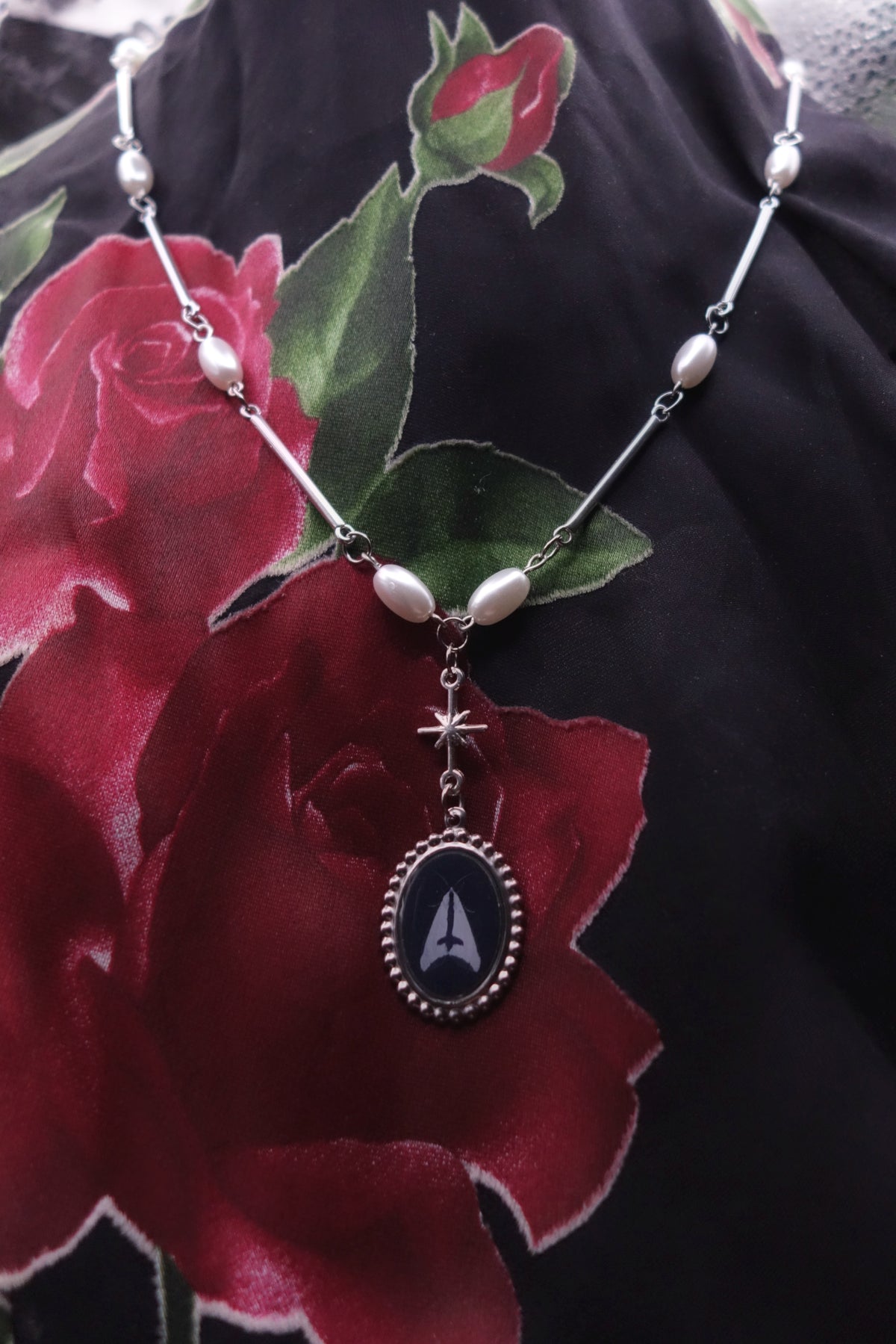 Collier papillon de nuit