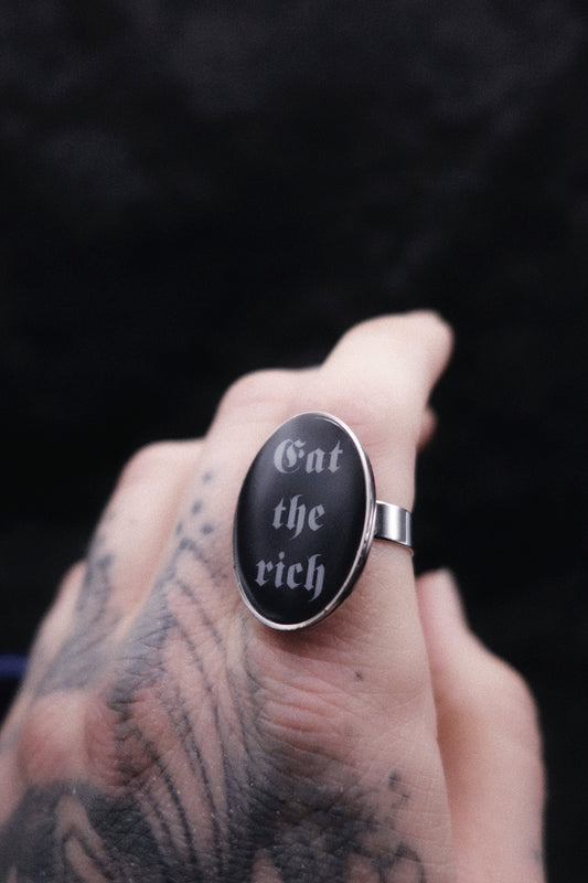 Bague "eat the rich"
