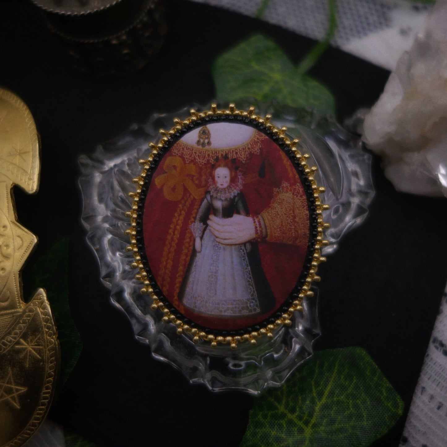 Broche poupée victorienne -- vide atelier