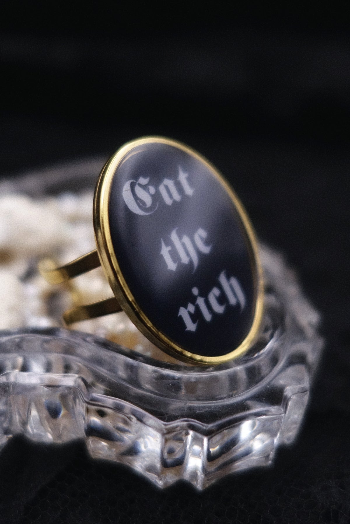 Bague "eat the rich"
