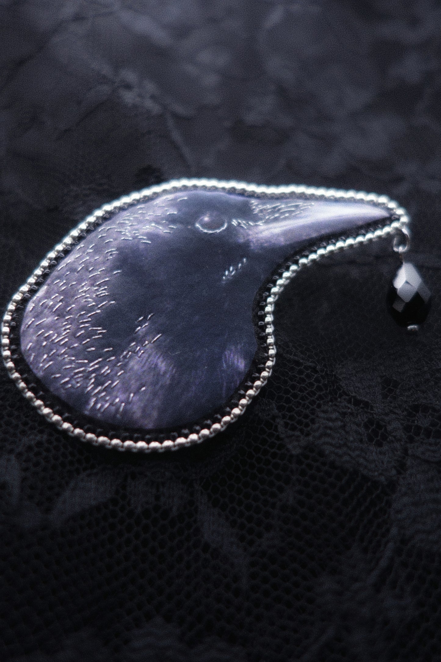 Broche tête de corbeau