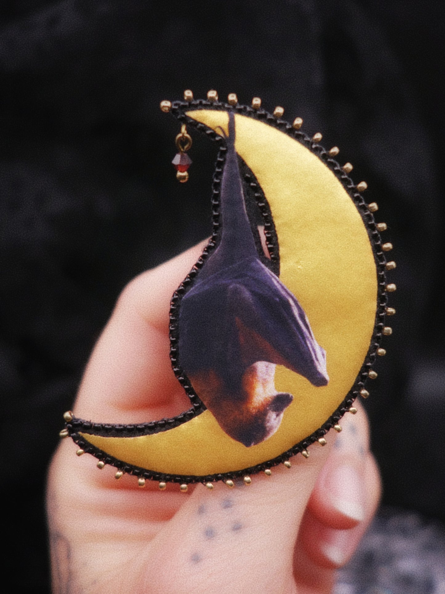 Broche chauve-souris et lune