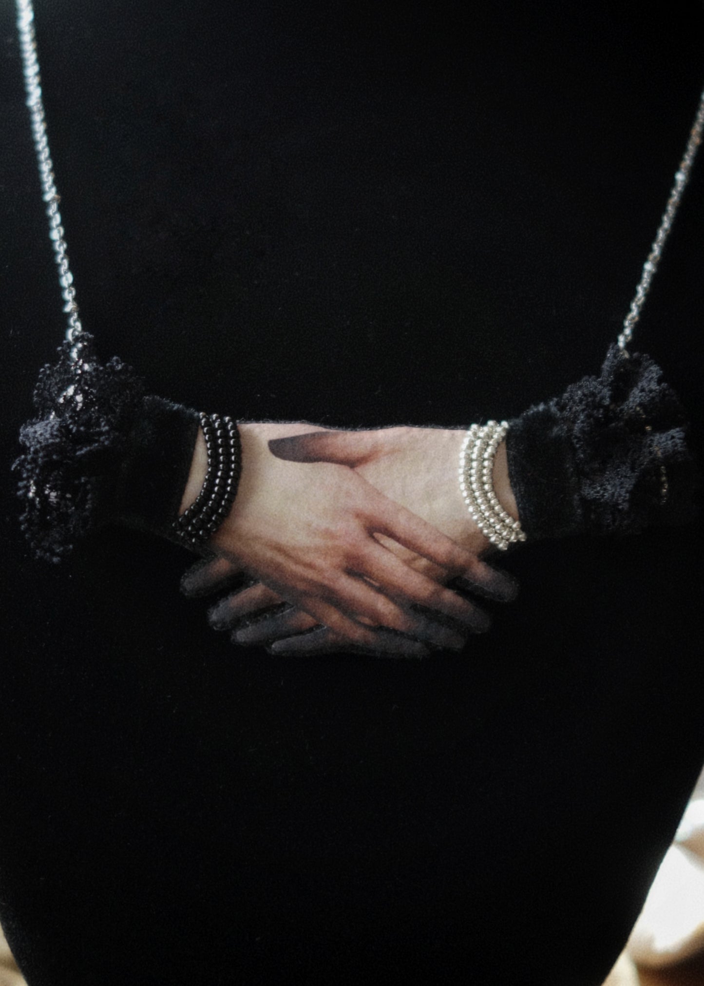 Collier mains