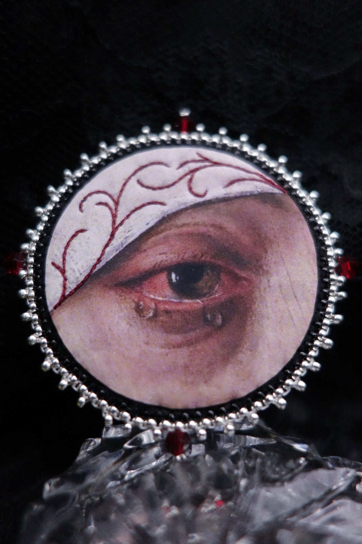 Broche œil