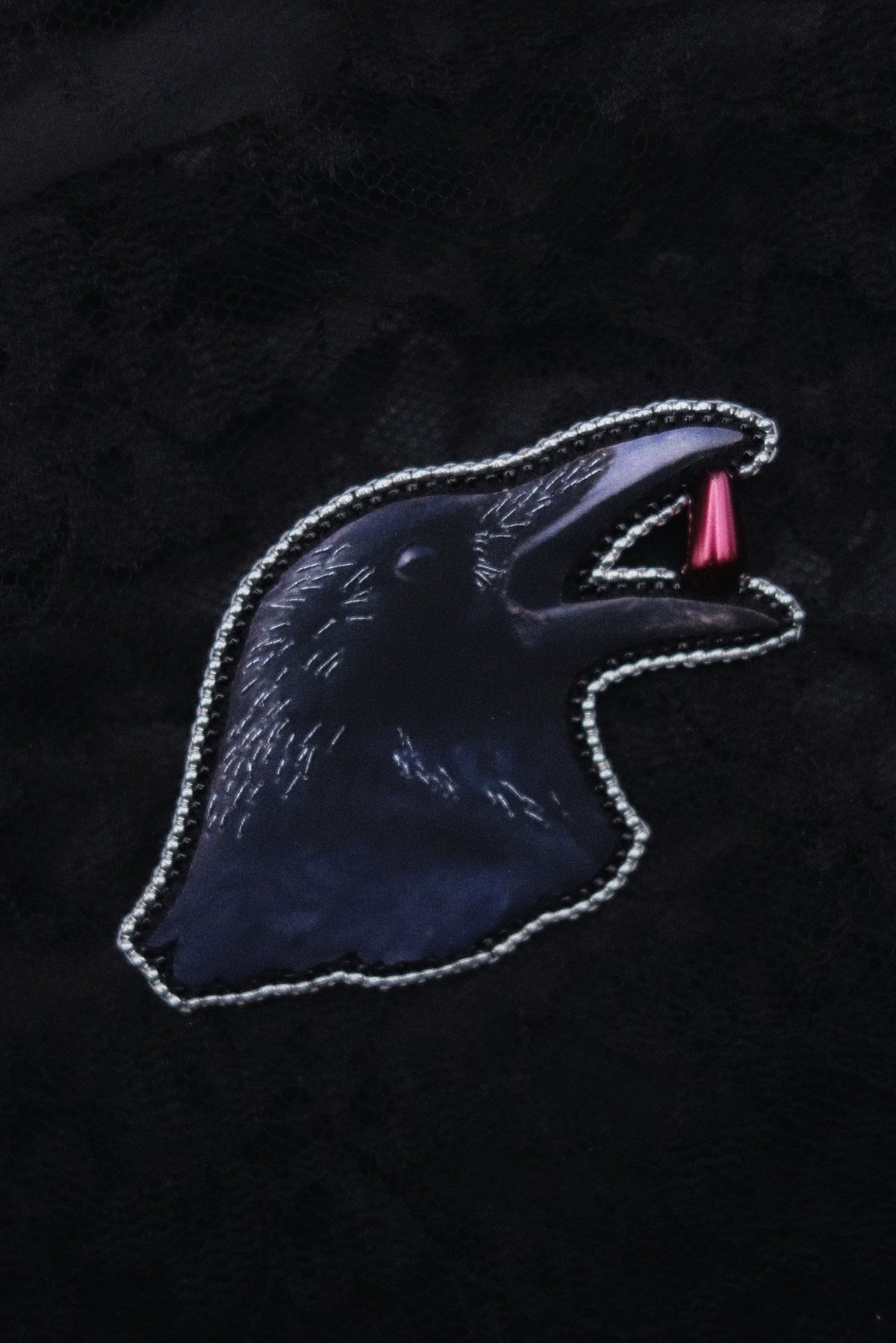 Broche corbeau