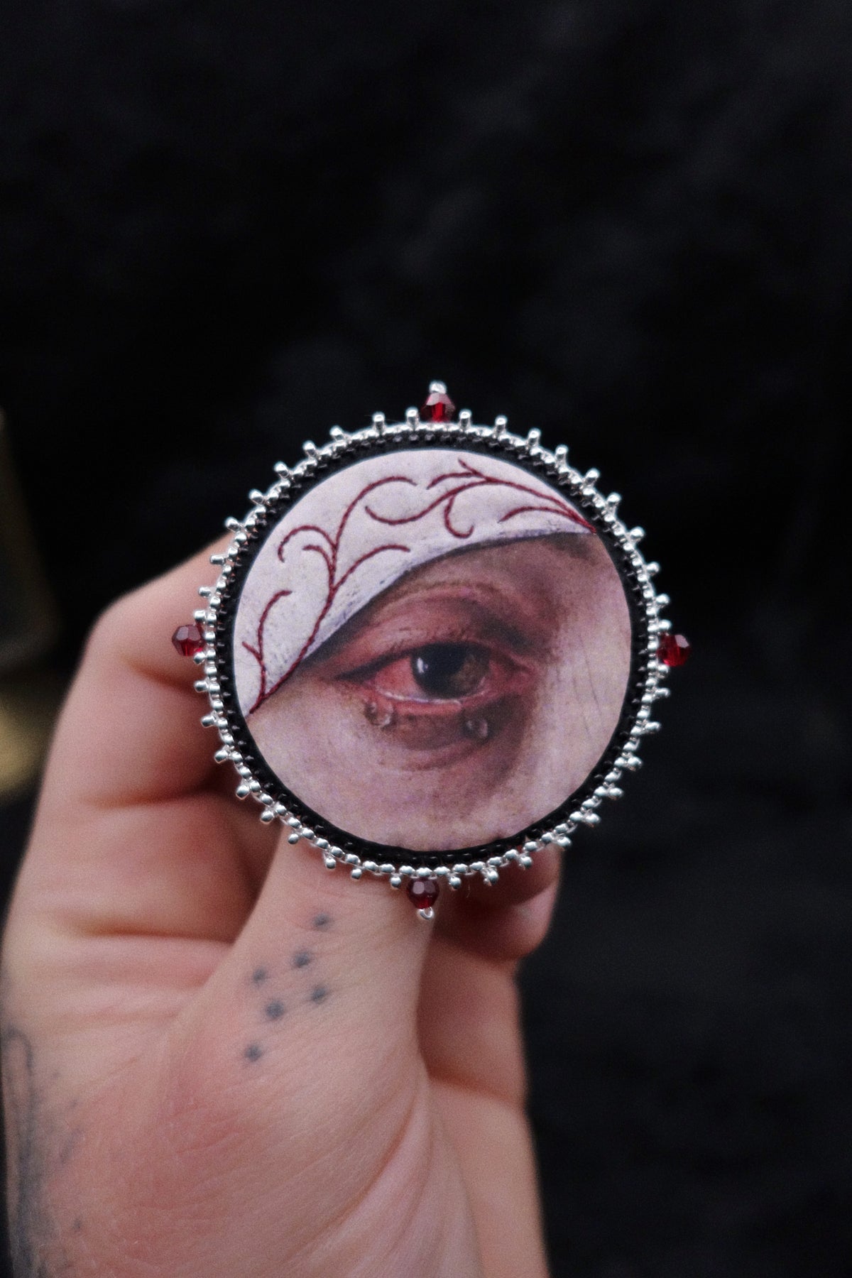 Broche œil
