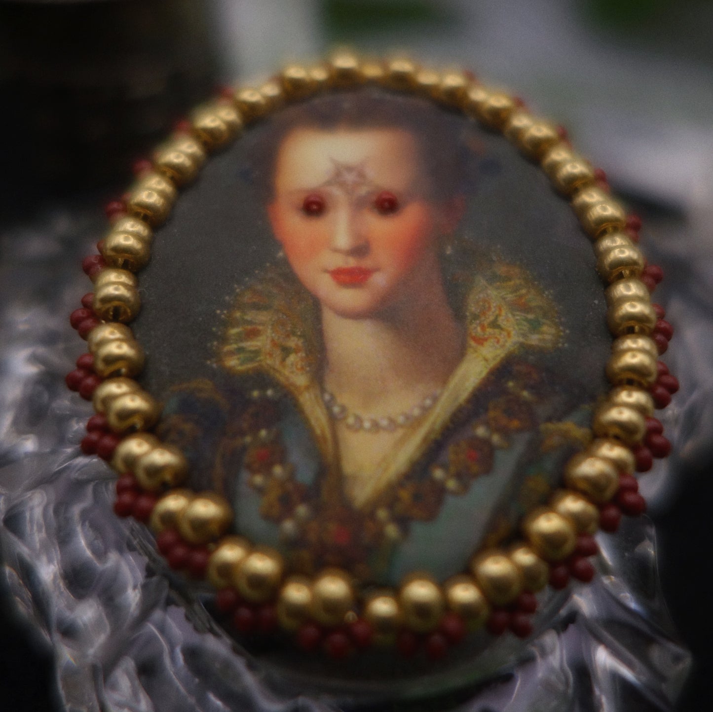 Broche portrait -- vide atelier