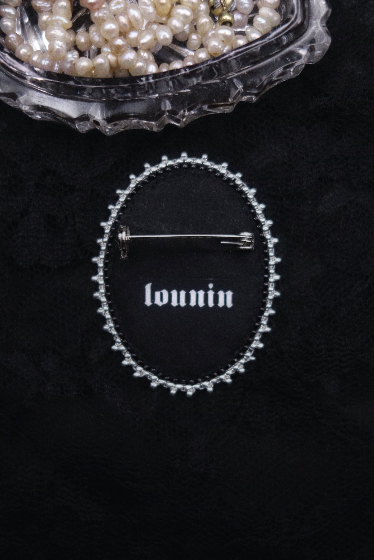 Broche fléau