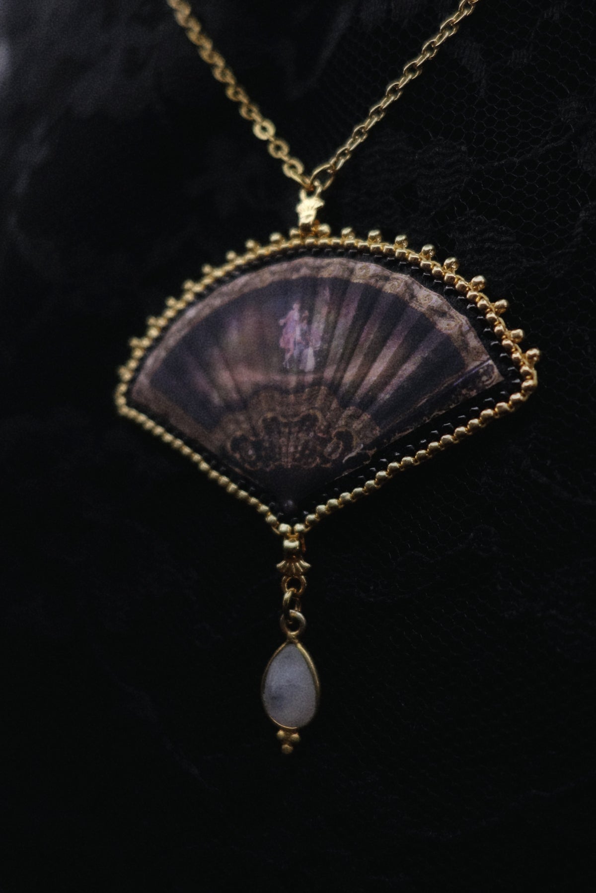 Collier éventail