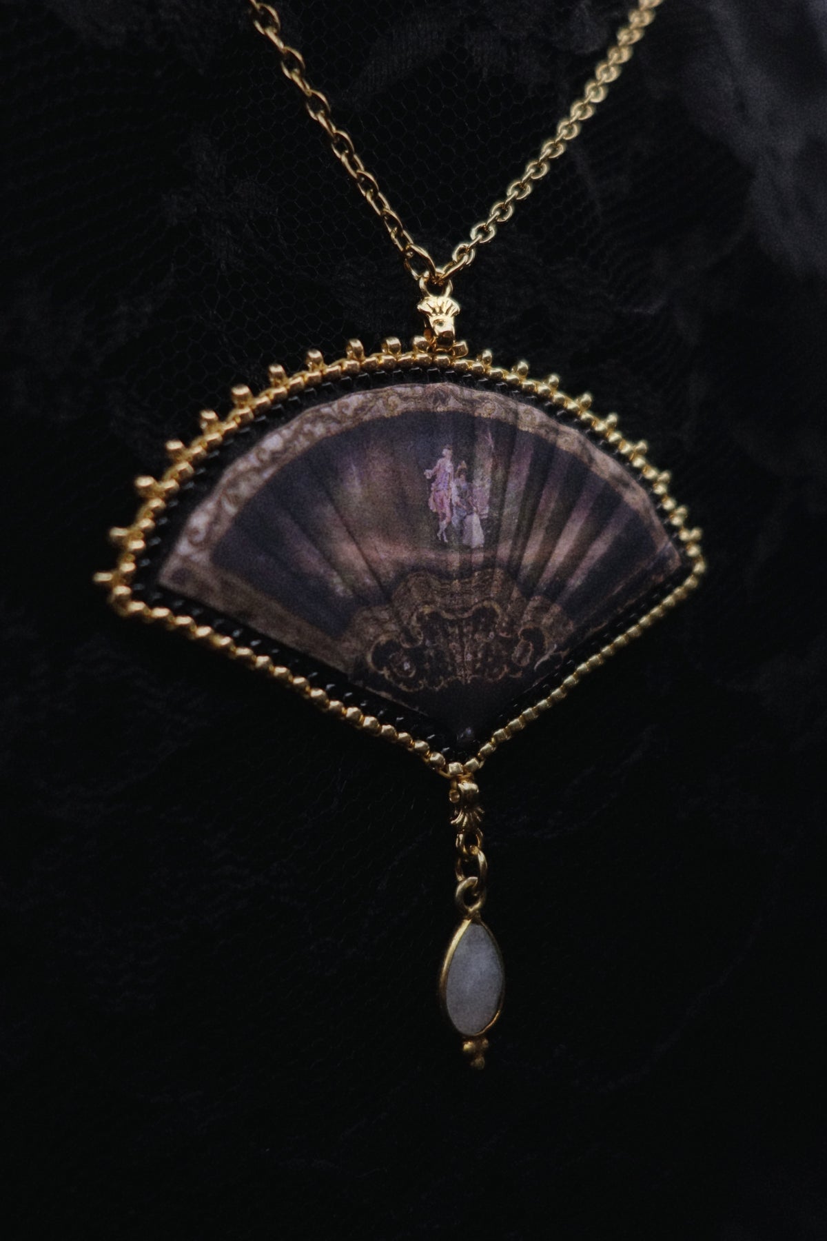 Collier éventail