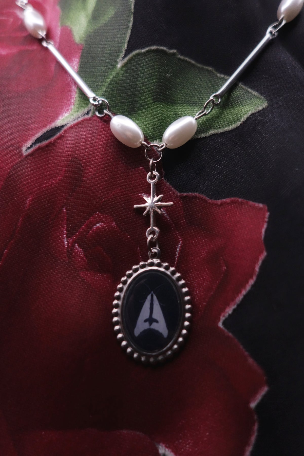 Collier papillon de nuit