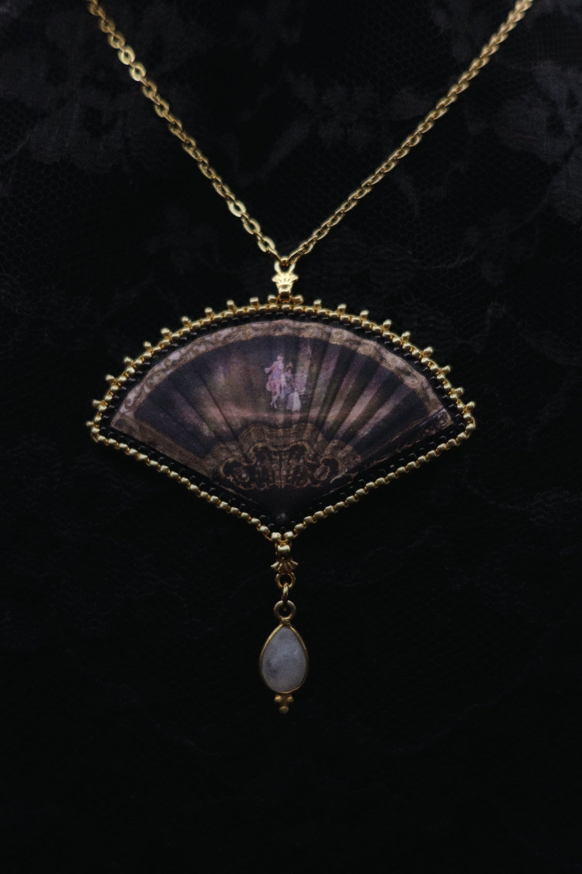 Collier éventail