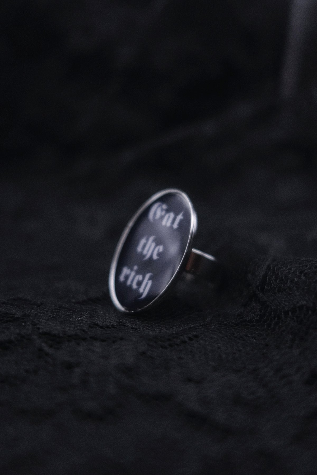 Bague "eat the rich"