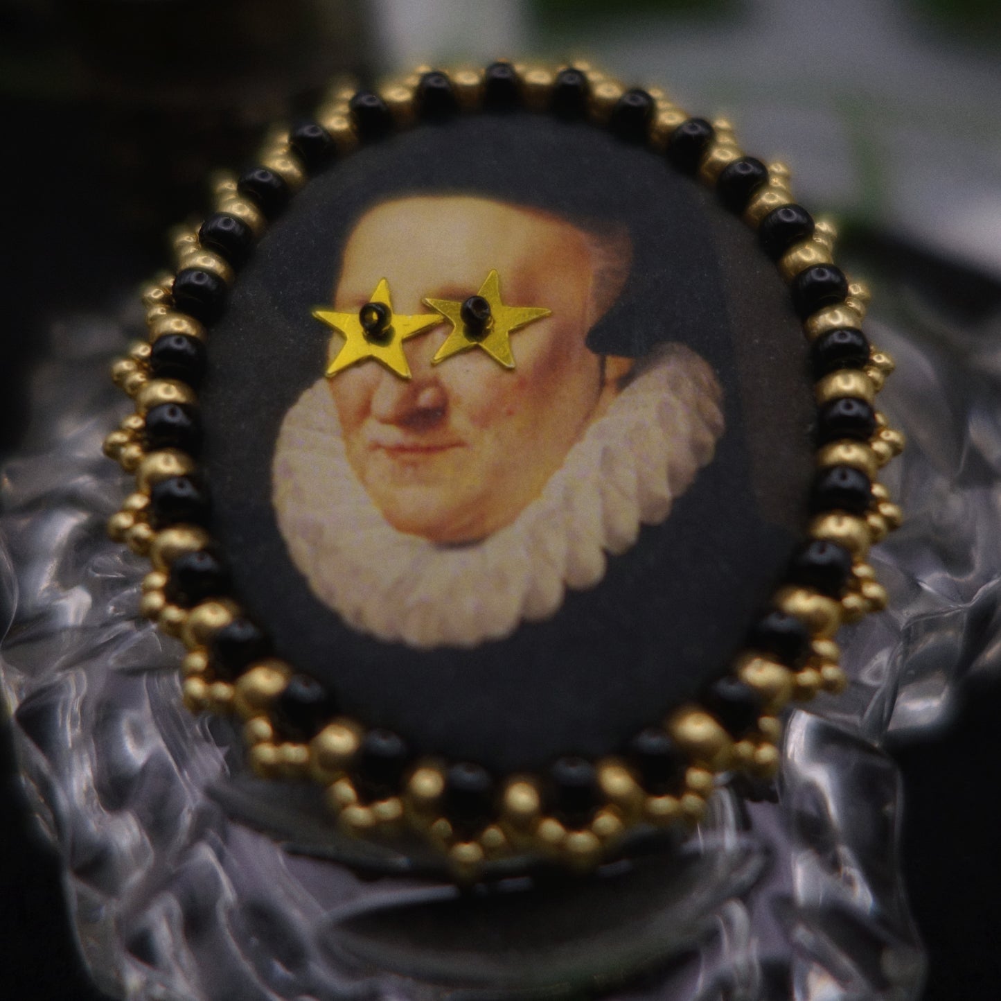 Broche portrait -- vide atelier