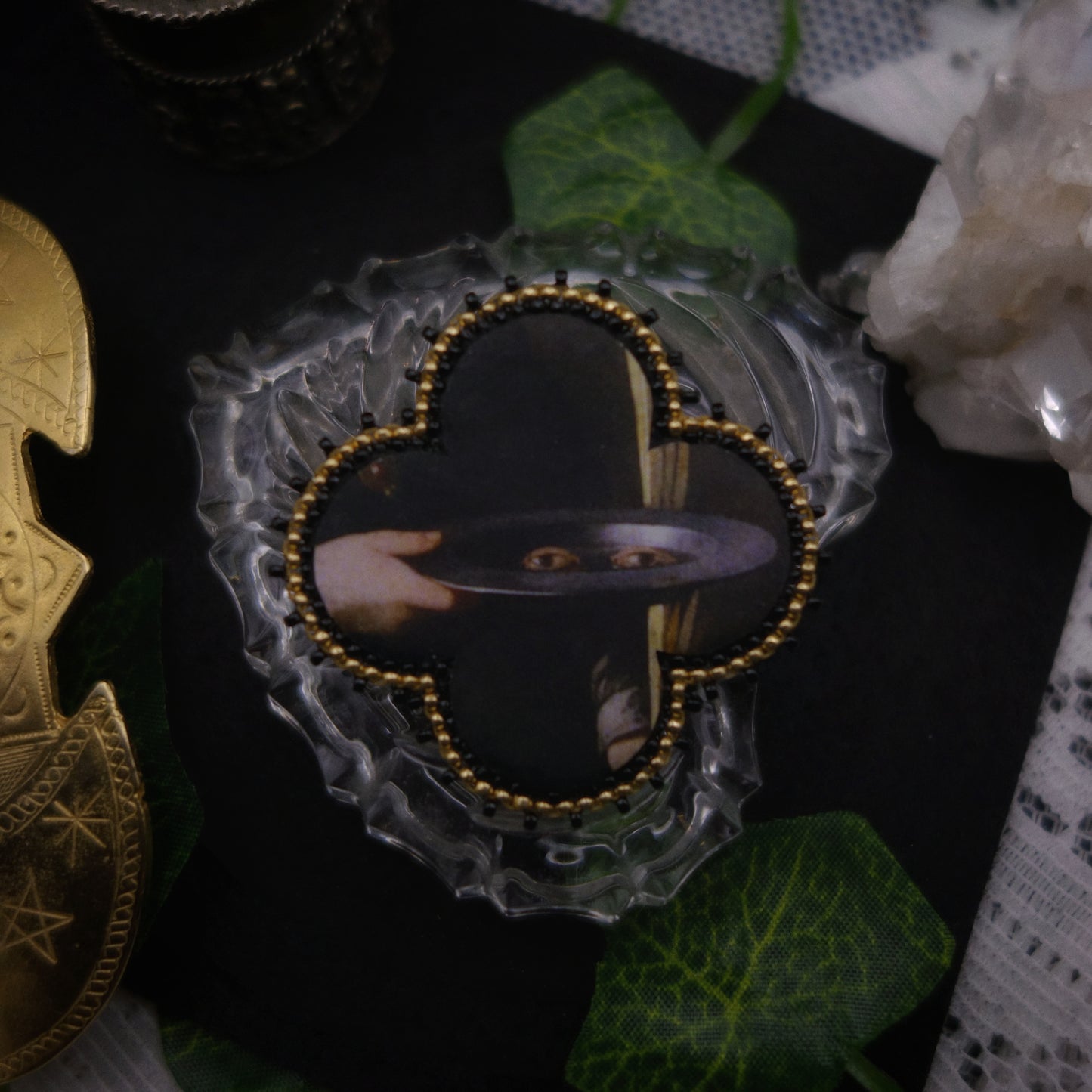 Broche yeux -- vide atelier