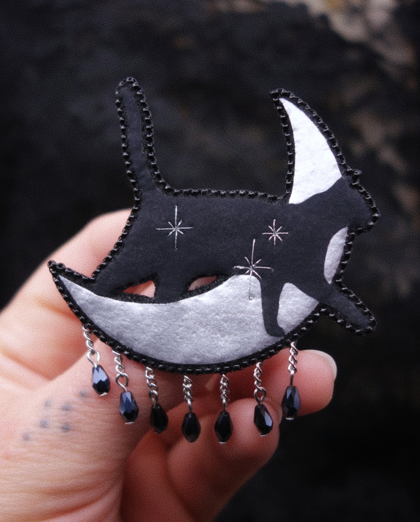Broche chat noir