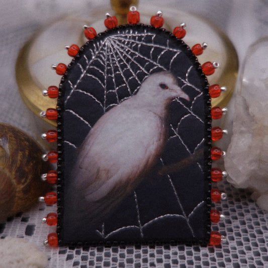 Broche colombe et toile d'araignée